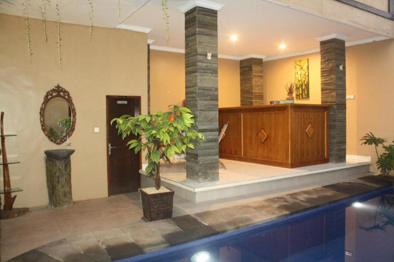 Oyo Flagship 91237 Ratu Guest House Kedunganan Bagian luar foto