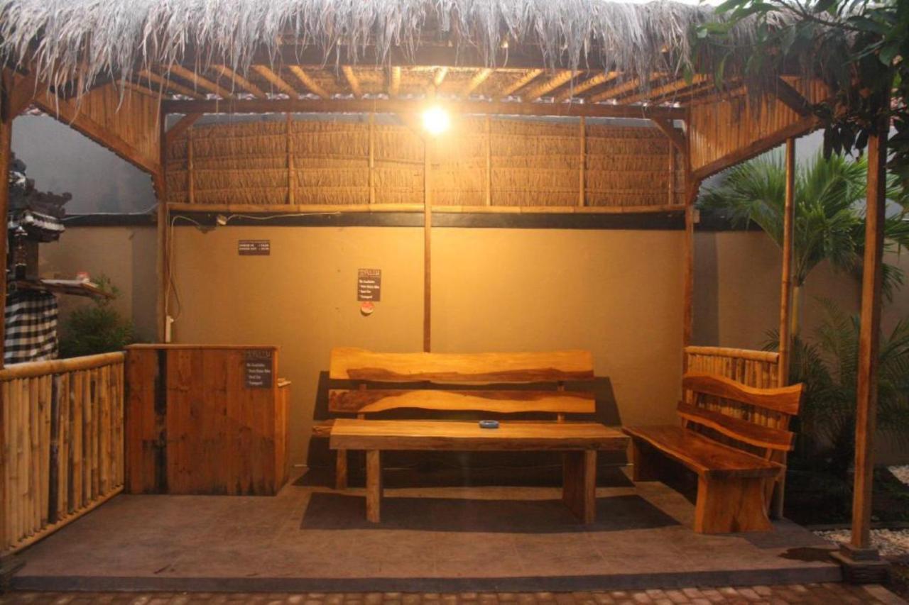 Oyo Flagship 91237 Ratu Guest House Kedunganan Bagian luar foto