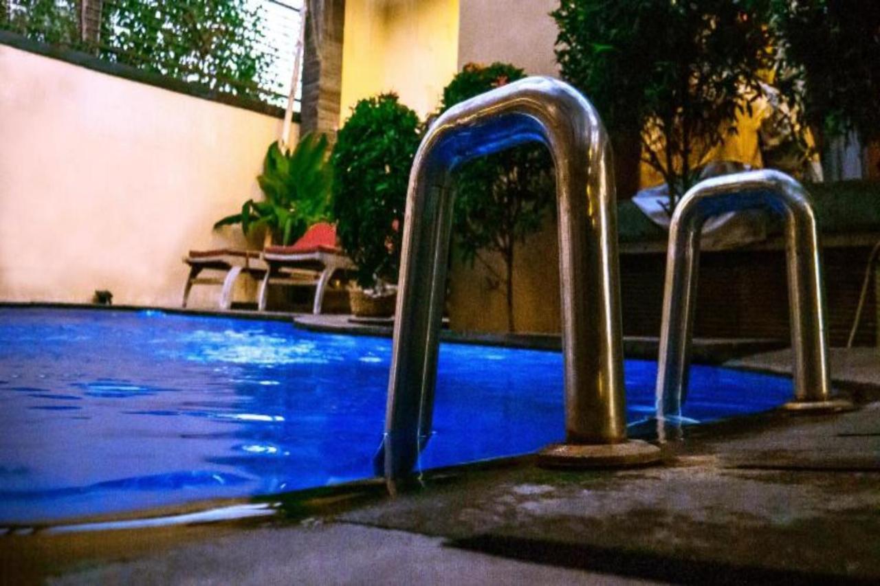 Oyo Flagship 91237 Ratu Guest House Kedunganan Bagian luar foto