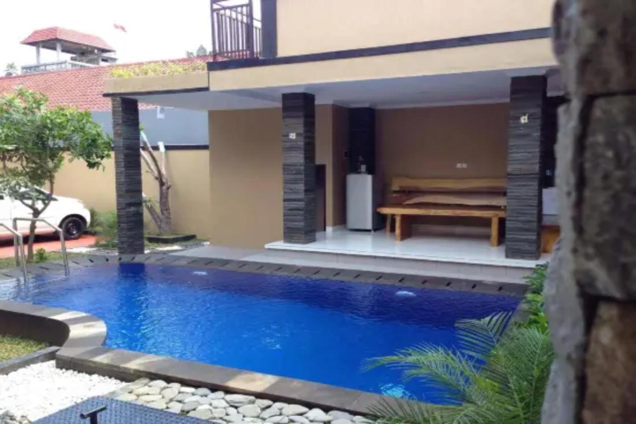 Oyo Flagship 91237 Ratu Guest House Kedunganan Bagian luar foto